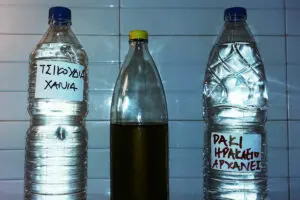 Η αποθήκευση σε κοινά πλαστικά δοχεία ενοχοποιείται για την ανίχνευση πλαστικοποιητών.