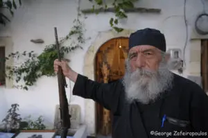 Γερακίσιο βλέμμα, θάρρος της γνώμης, βαθειά πίστη και ψυχή μικρού παιδιού.
