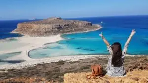 Λιγότεροι, αλλά ενθουσιασμένοι τουρίστες, φέτος, στα Χανιά