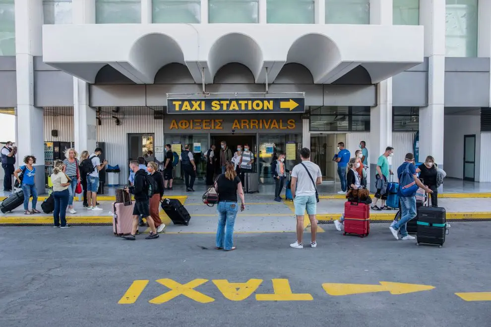 Τουρίστες καταφθάνουν στο Ηράκλειο