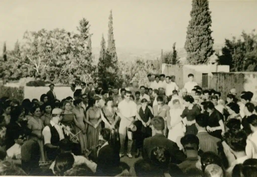 Φωτογραφίες από γλέντια μιας άλλης εποχής στην Μεσσαρά