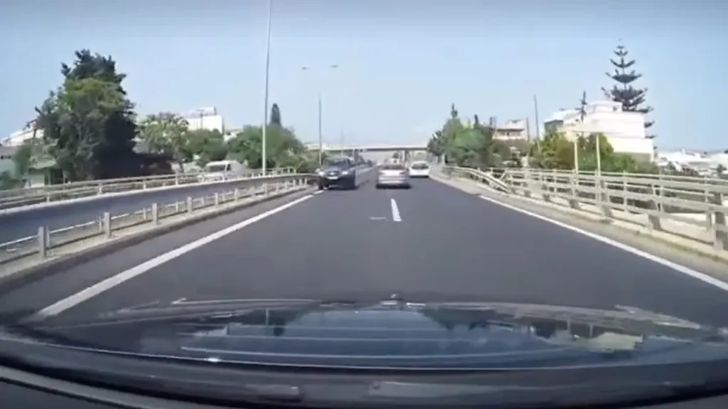 Είδαν τον χάρο με τα μάτια τους στην εθνική οδό. Αγροτικό κινούταν ανάποδα με κατεύθυνση προς Χανιά