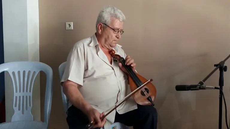 Έφυγε από τη ζωή ο μεγάλος λυράρης Ζαχάρης Μελεσσανάκης