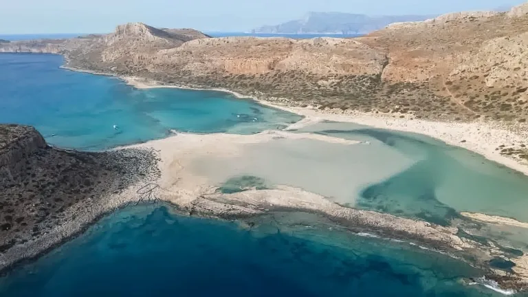 Λιμνοθάλασσα του Μπάλου: Δείτε από ψηλά τον σπάνιο οικολογικό θησαυρό. Πως θα πάτε και πως να τον σεβαστείτε