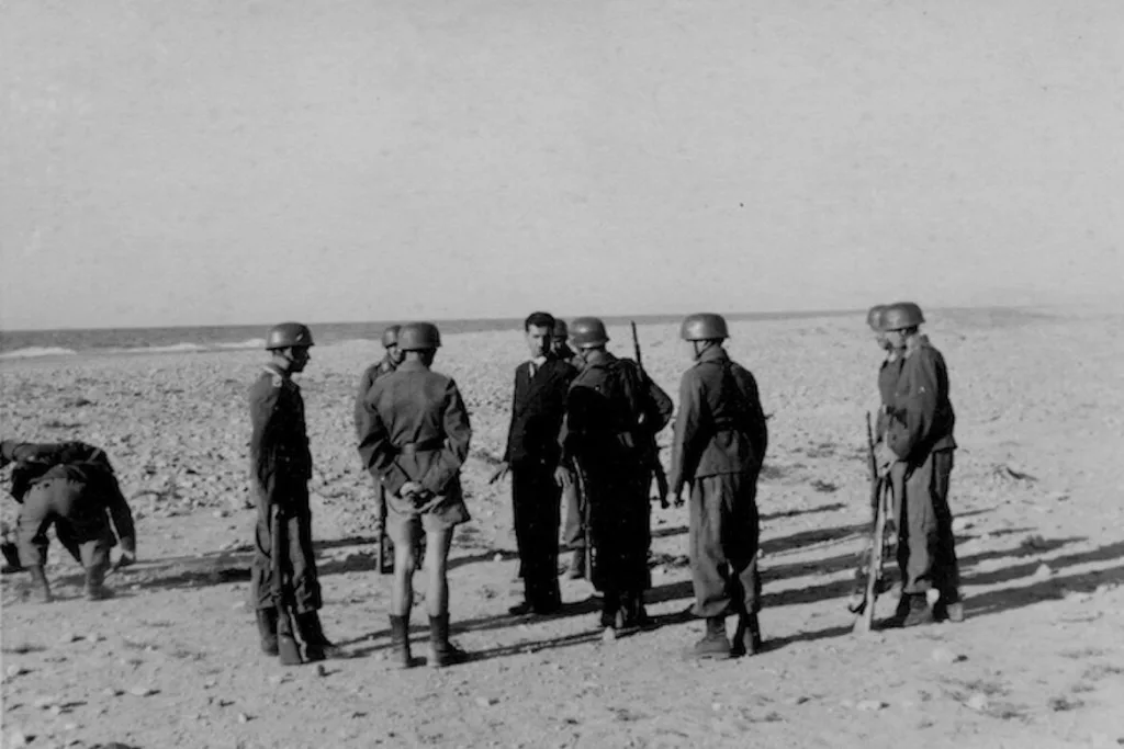 Η εκτέλεση ενός πατριώτη από τους Γερμανούς στην παραλία του Ρεθύμνου γιατί υπερασπίστηκε το χωριό του