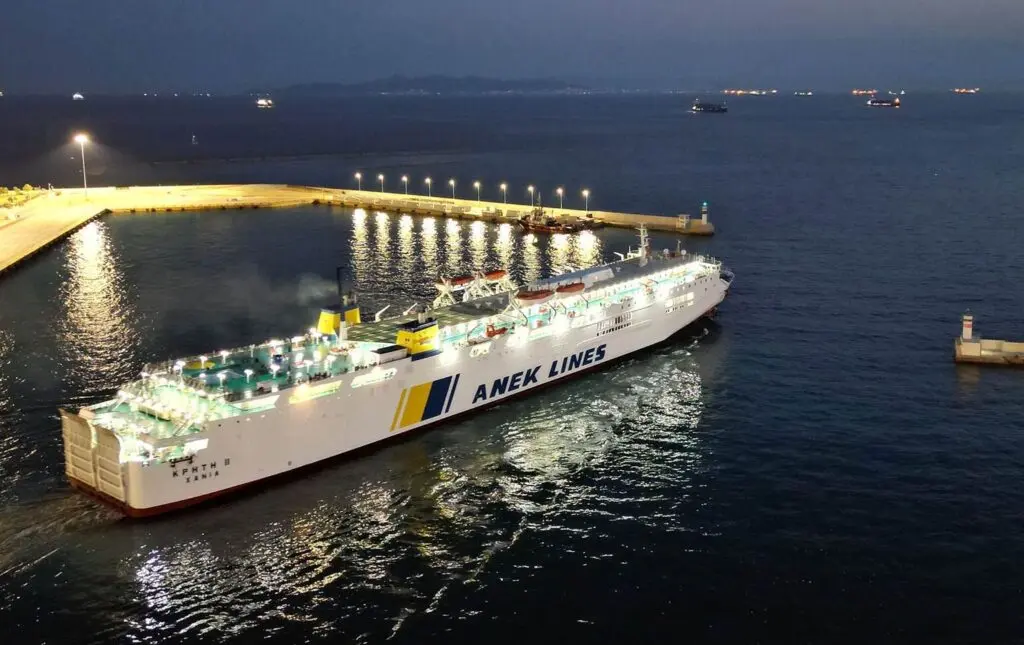 Πώς να περάσετε την ώρα σε ένα νυχτερινό ταξίδι με το πλοίο για Κρήτη