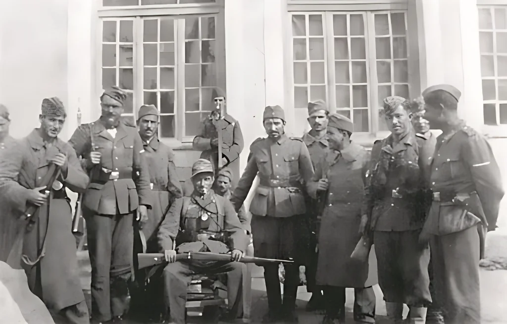 Σουμπερίτες στο προαύλιο σχολείου του Τζερμιάδο