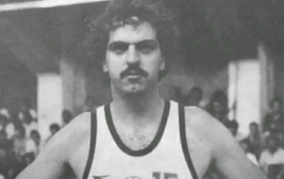 Δημήτρης Κοκολάκης: Ο θρυλικός Κρητικός σέντερ της Εθνικής μπάσκετ, από τα Φραντζεσκιανά Μετόχια Ρεθύμνης