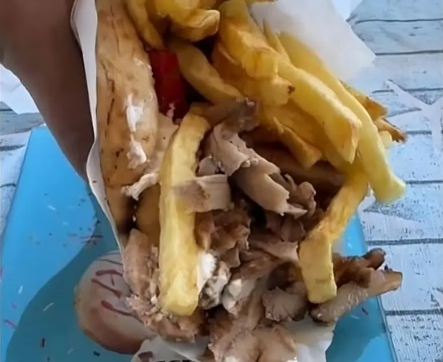 Στο Ηράκλειο το πιτόγυρο ζυγίζει μισό κιλό!